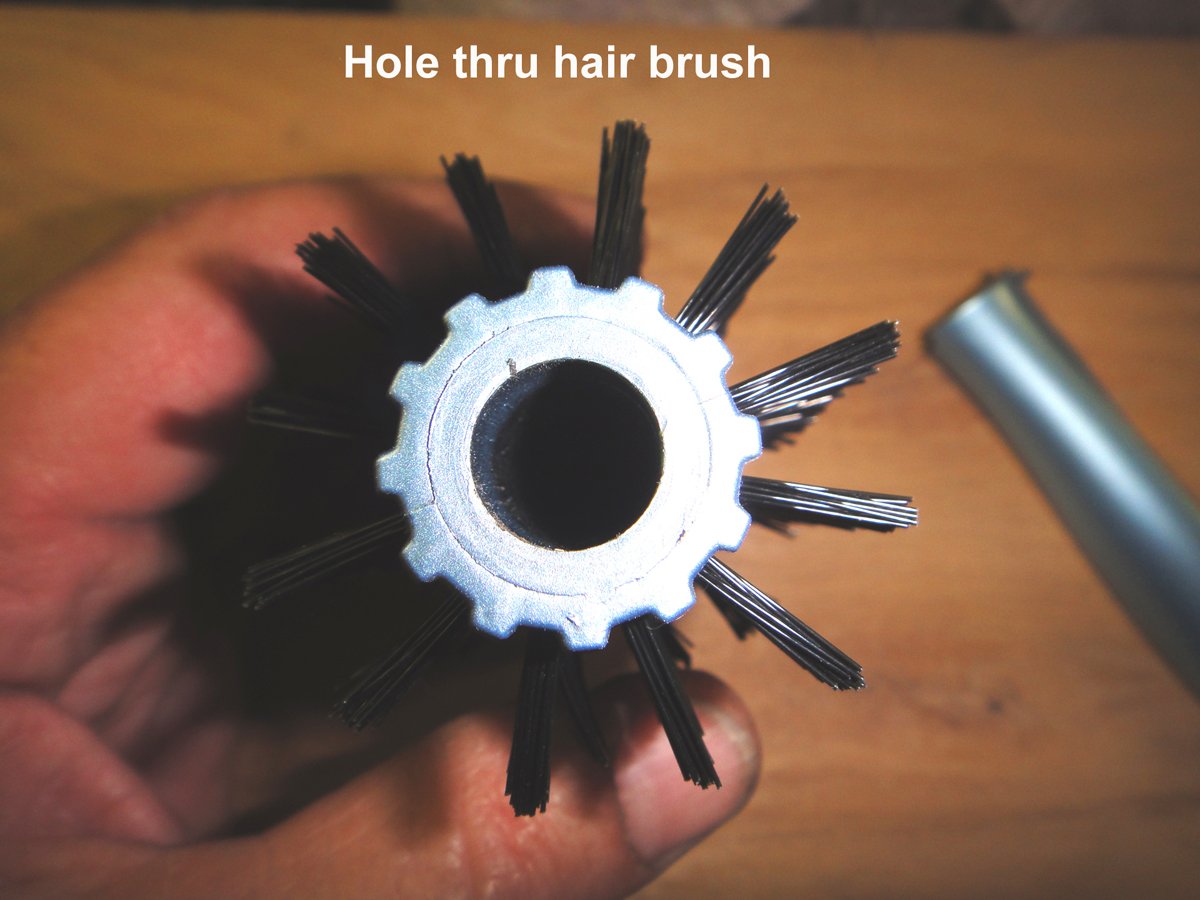 Holethruhairbrush